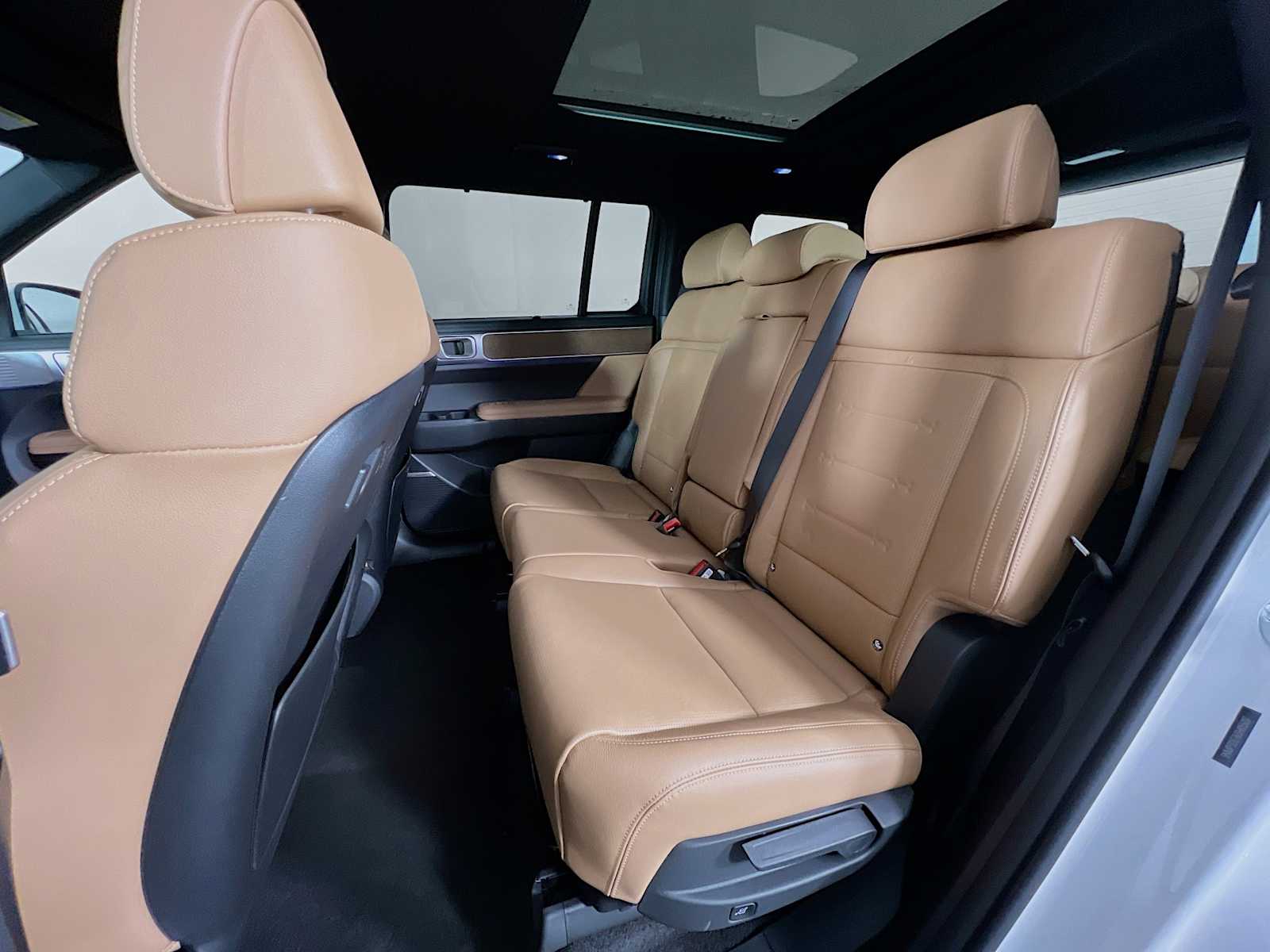 2025 Hyundai Santa Fe Hybrid Limited - Photo 14