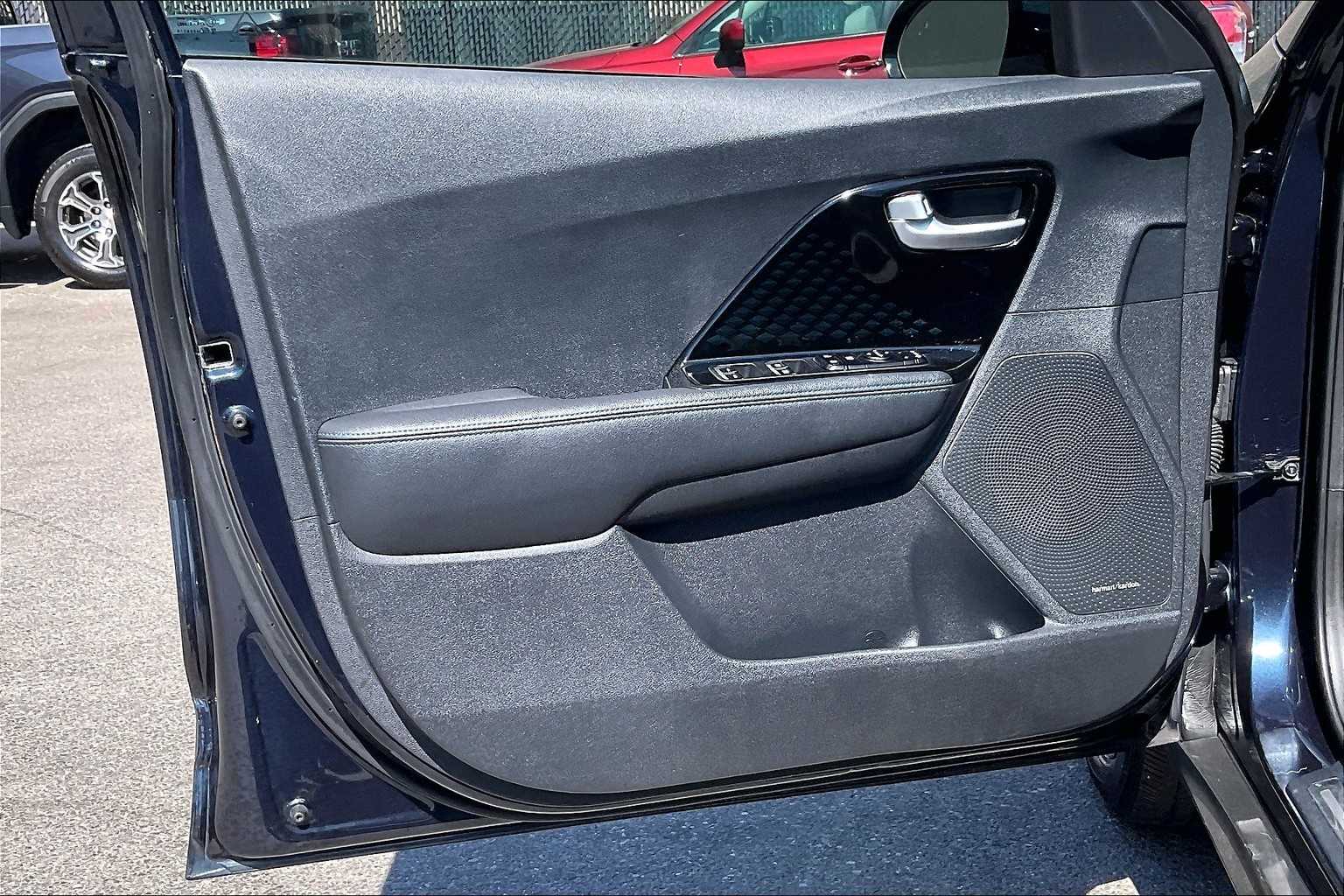 2022 Kia Niro EV EX Premium - Photo 9