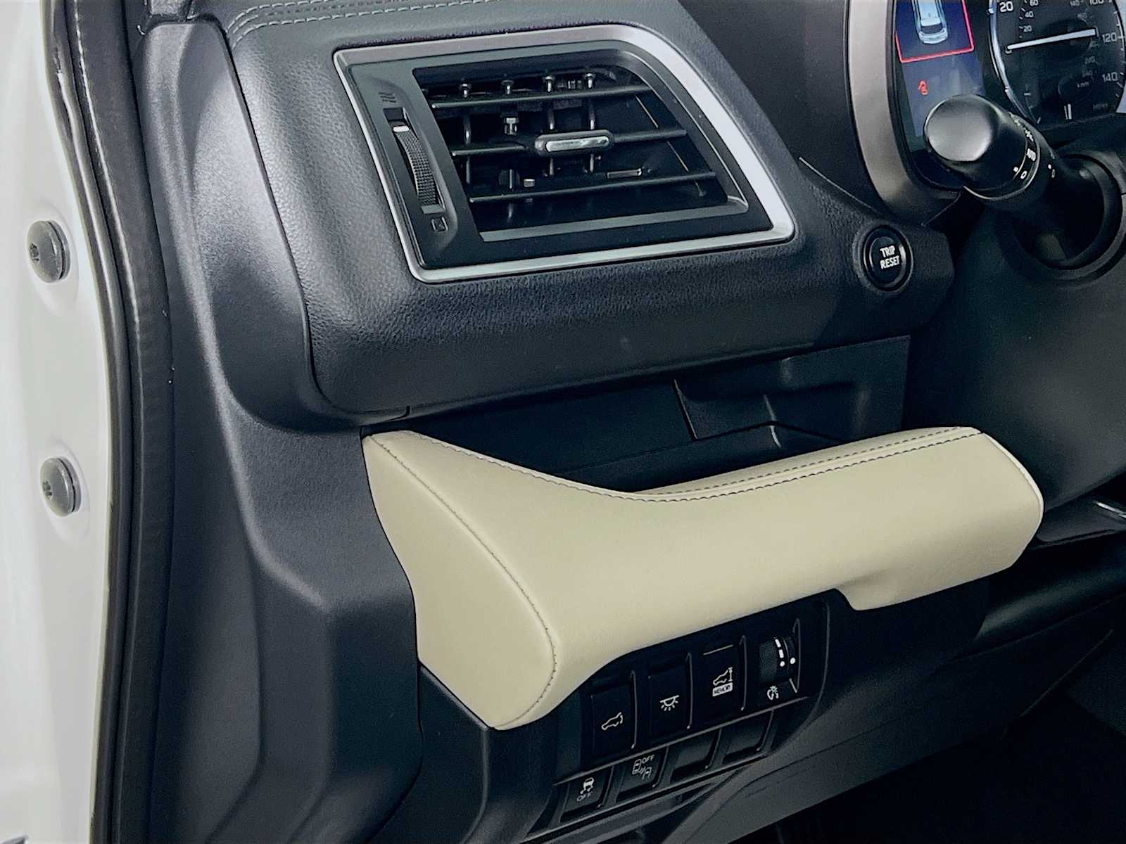 2021 Subaru Ascent Touring - Photo 10