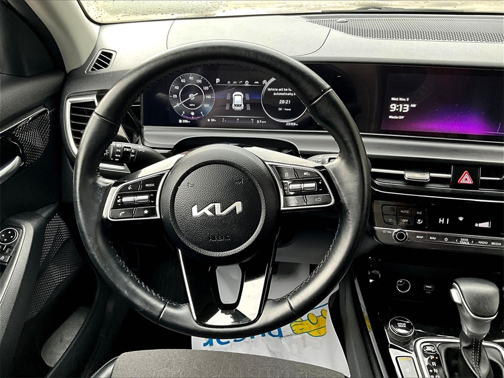 2024 Kia Seltos S - Photo 17