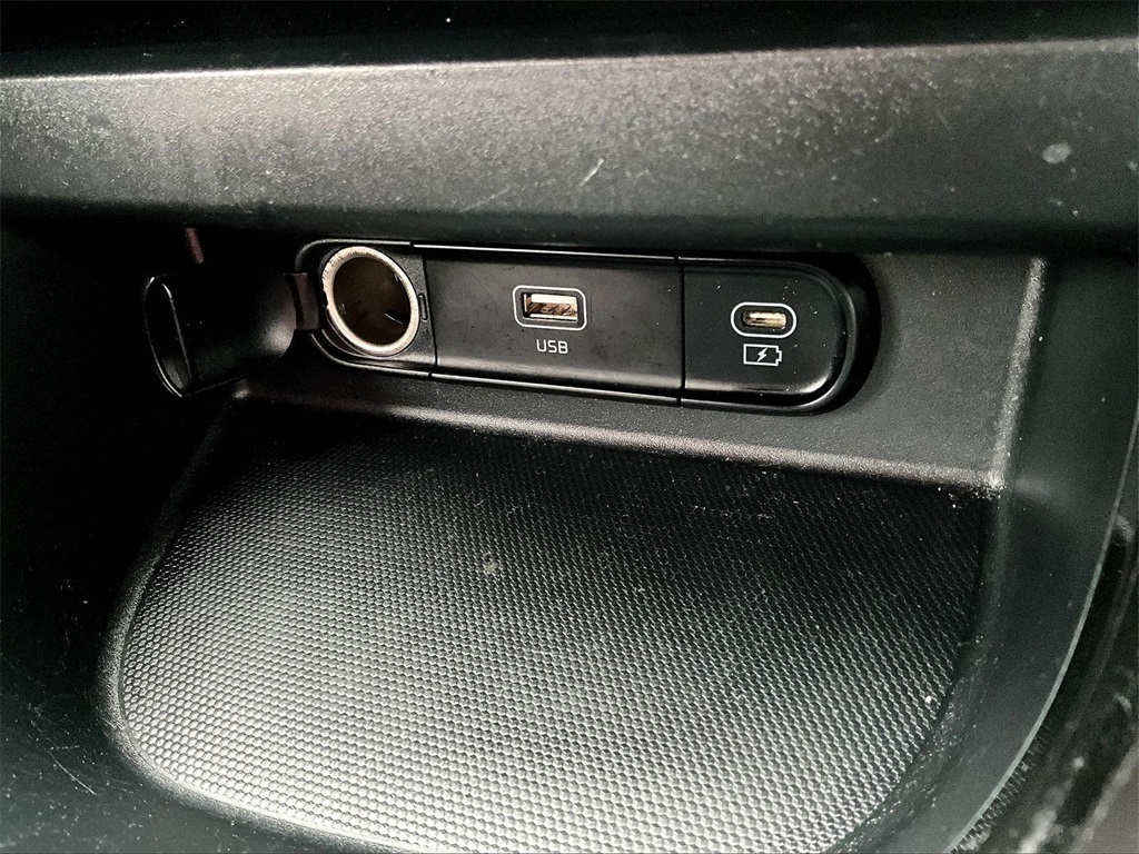 2024 Kia Seltos S - Photo 27