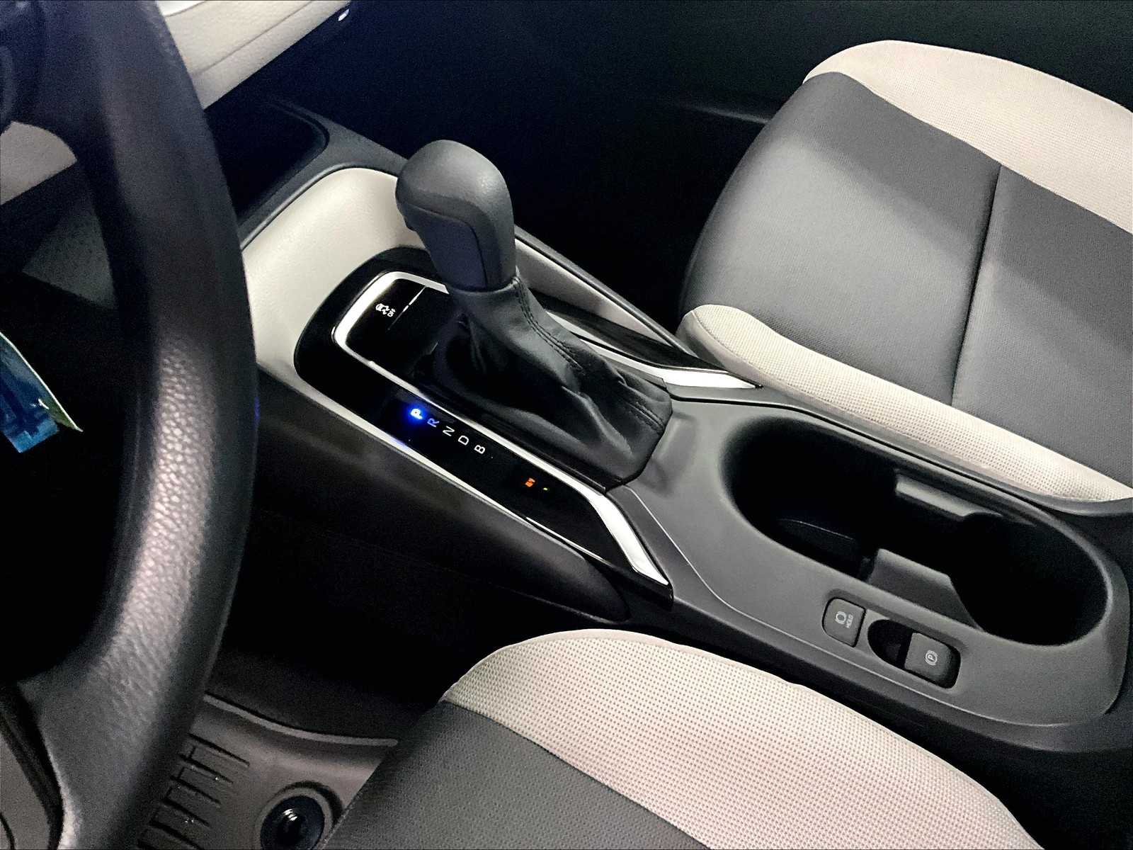 2025 Toyota Corolla LE - Photo 14