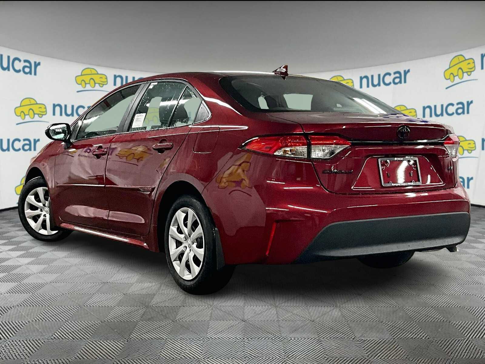 2025 Toyota Corolla LE - Photo 5