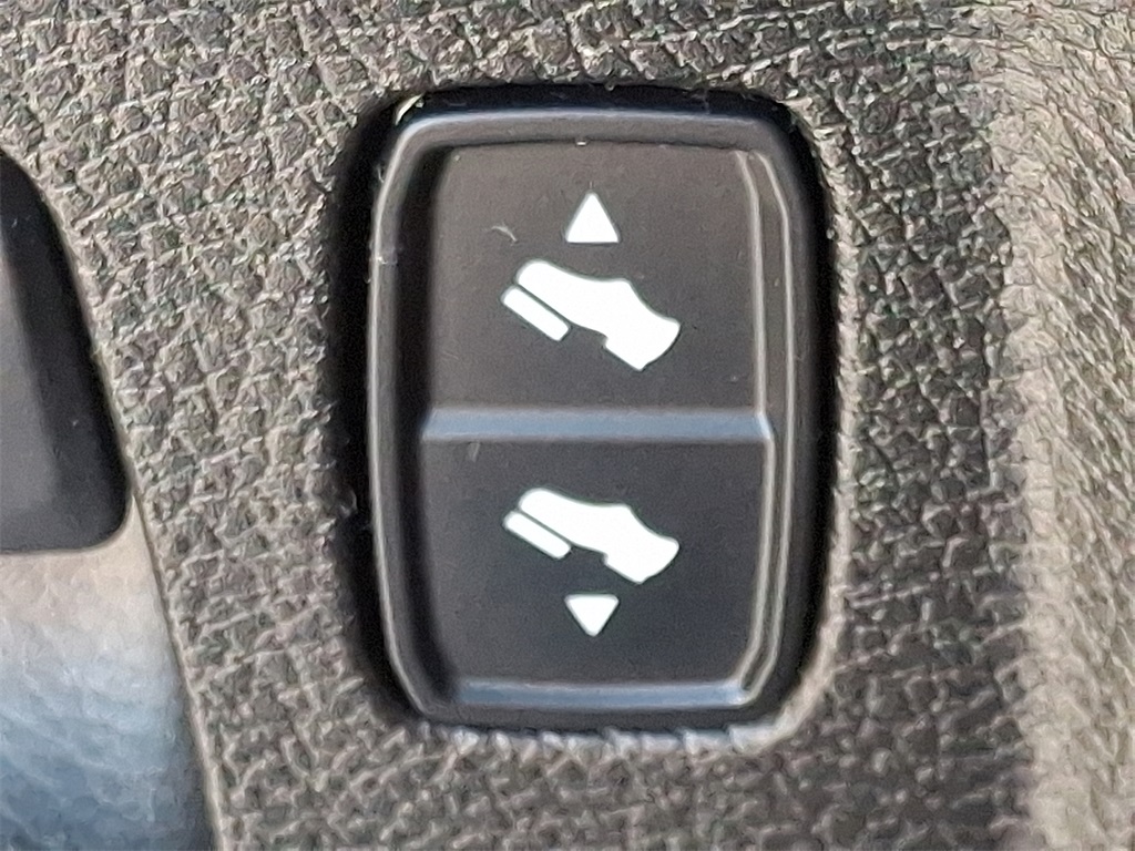 2020 Ram 1500 Laramie - Photo 24