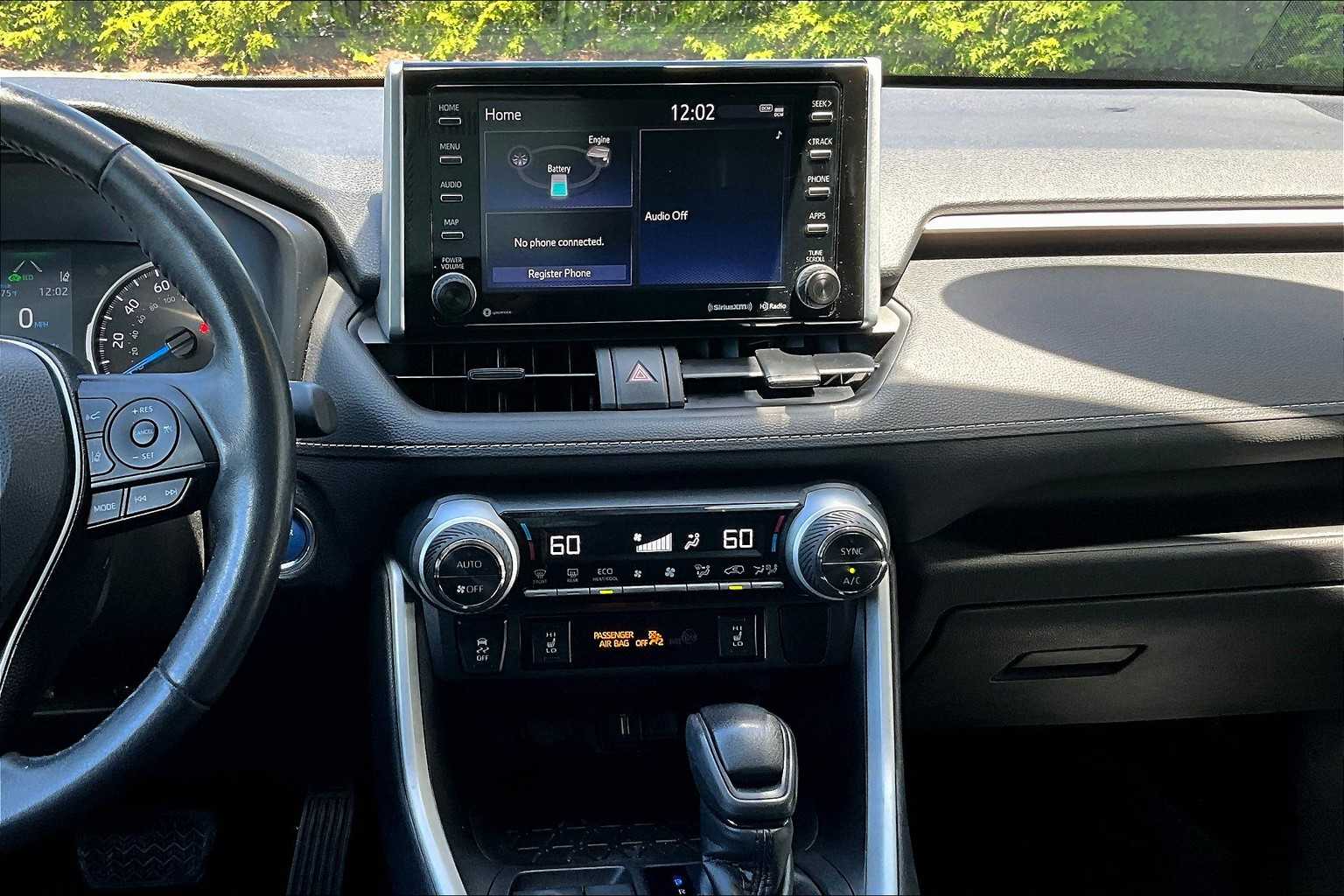 2021 Toyota RAV4 Hybrid XLE - Photo 18