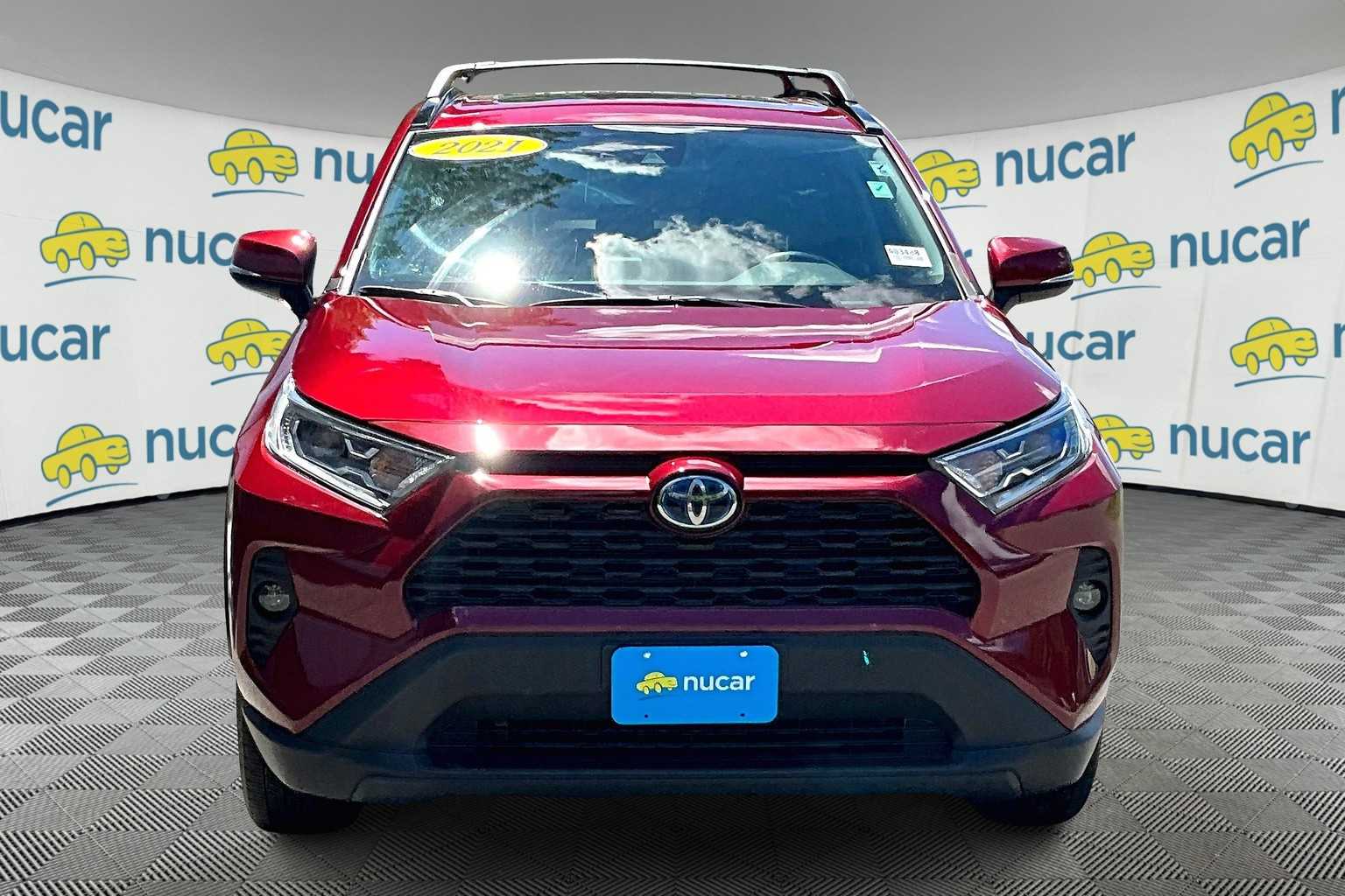 2021 Toyota RAV4 Hybrid XLE - Photo 2