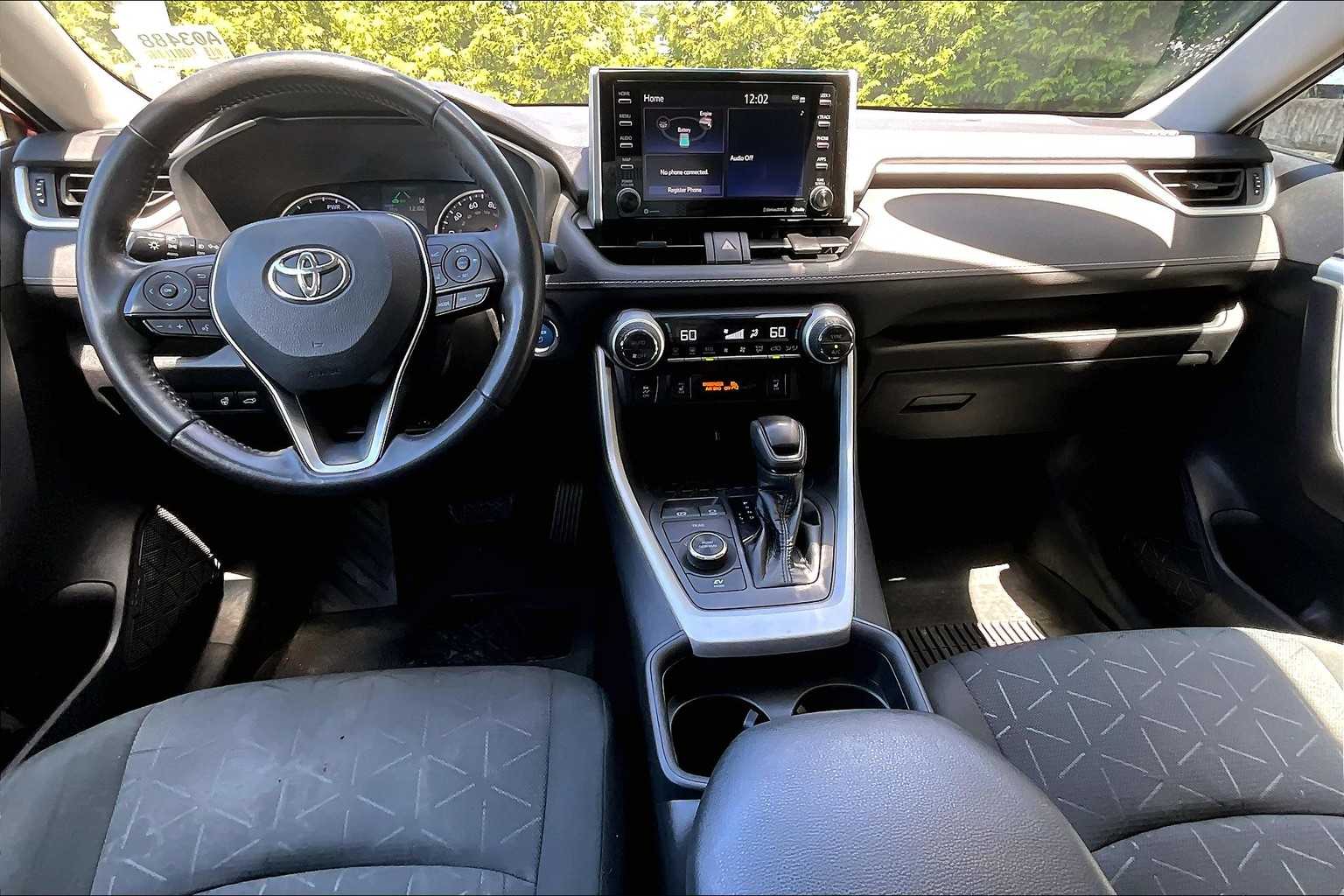 2021 Toyota RAV4 Hybrid XLE - Photo 21