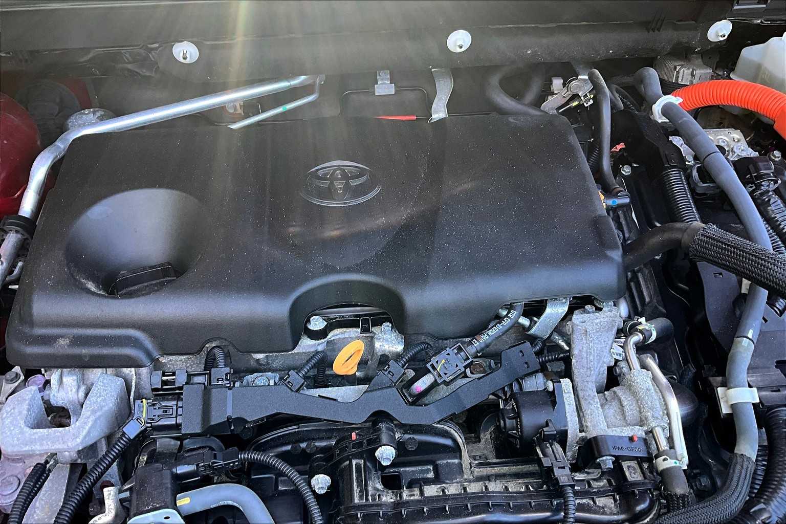 2021 Toyota RAV4 Hybrid XLE - Photo 35