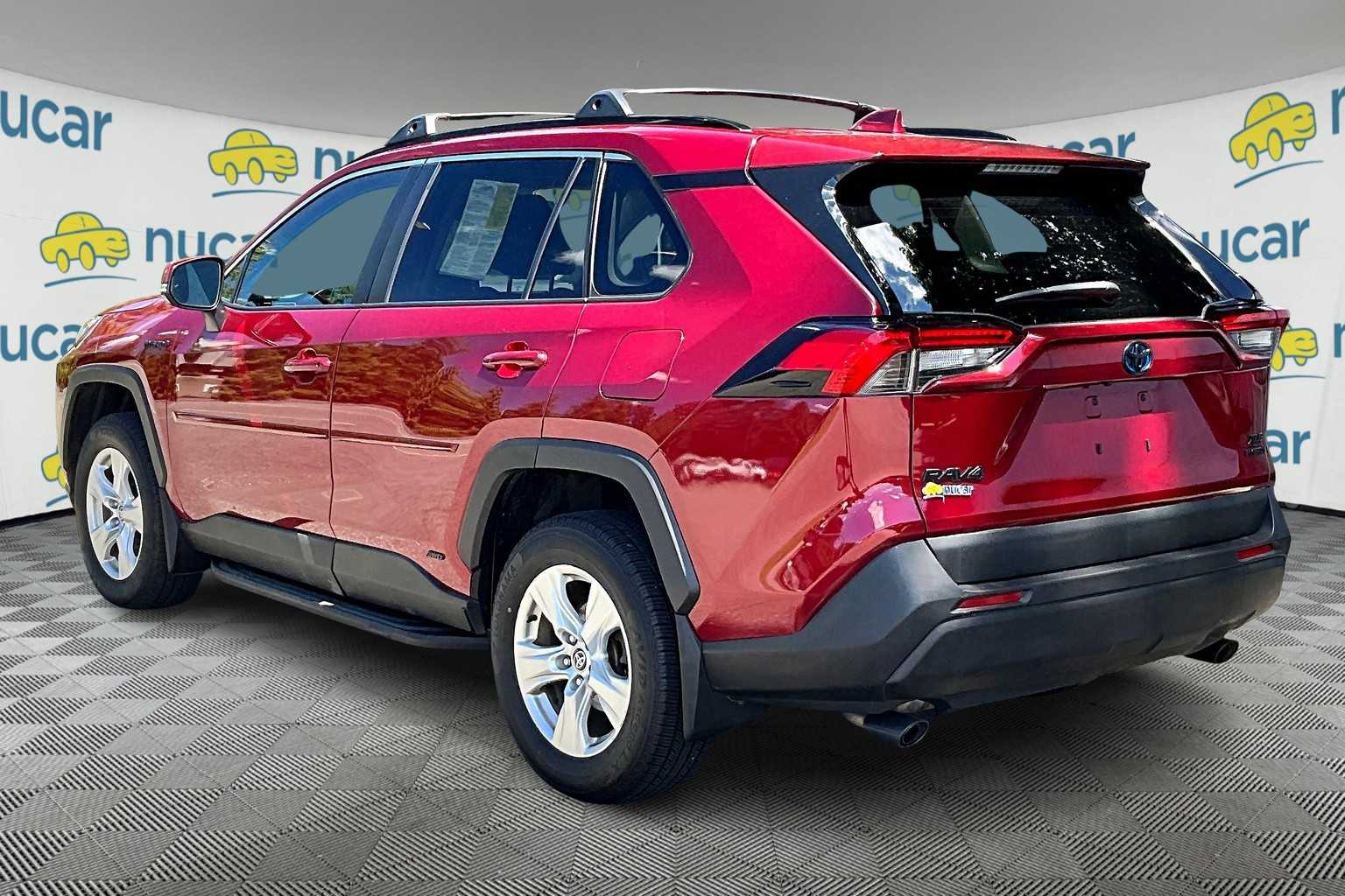 2021 Toyota RAV4 Hybrid XLE - Photo 4