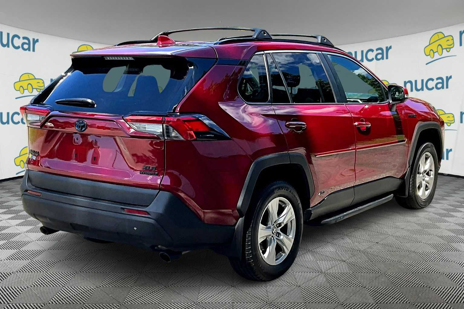 2021 Toyota RAV4 Hybrid XLE - Photo 6
