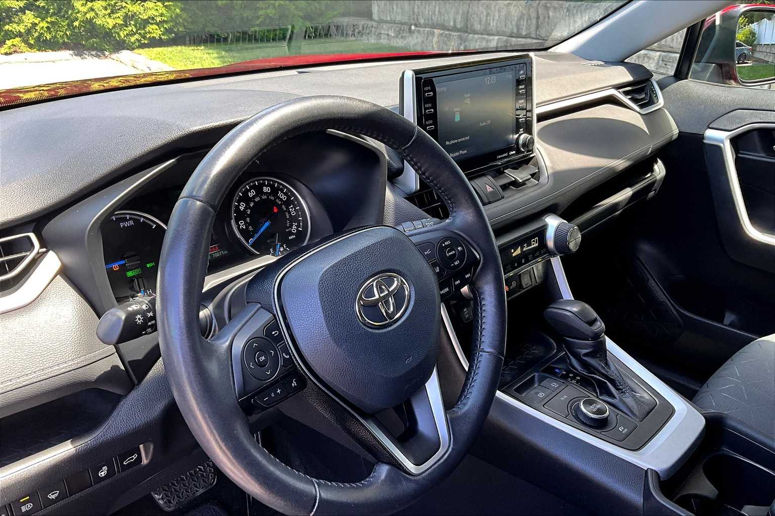 2021 Toyota RAV4 Hybrid XLE - Photo 8