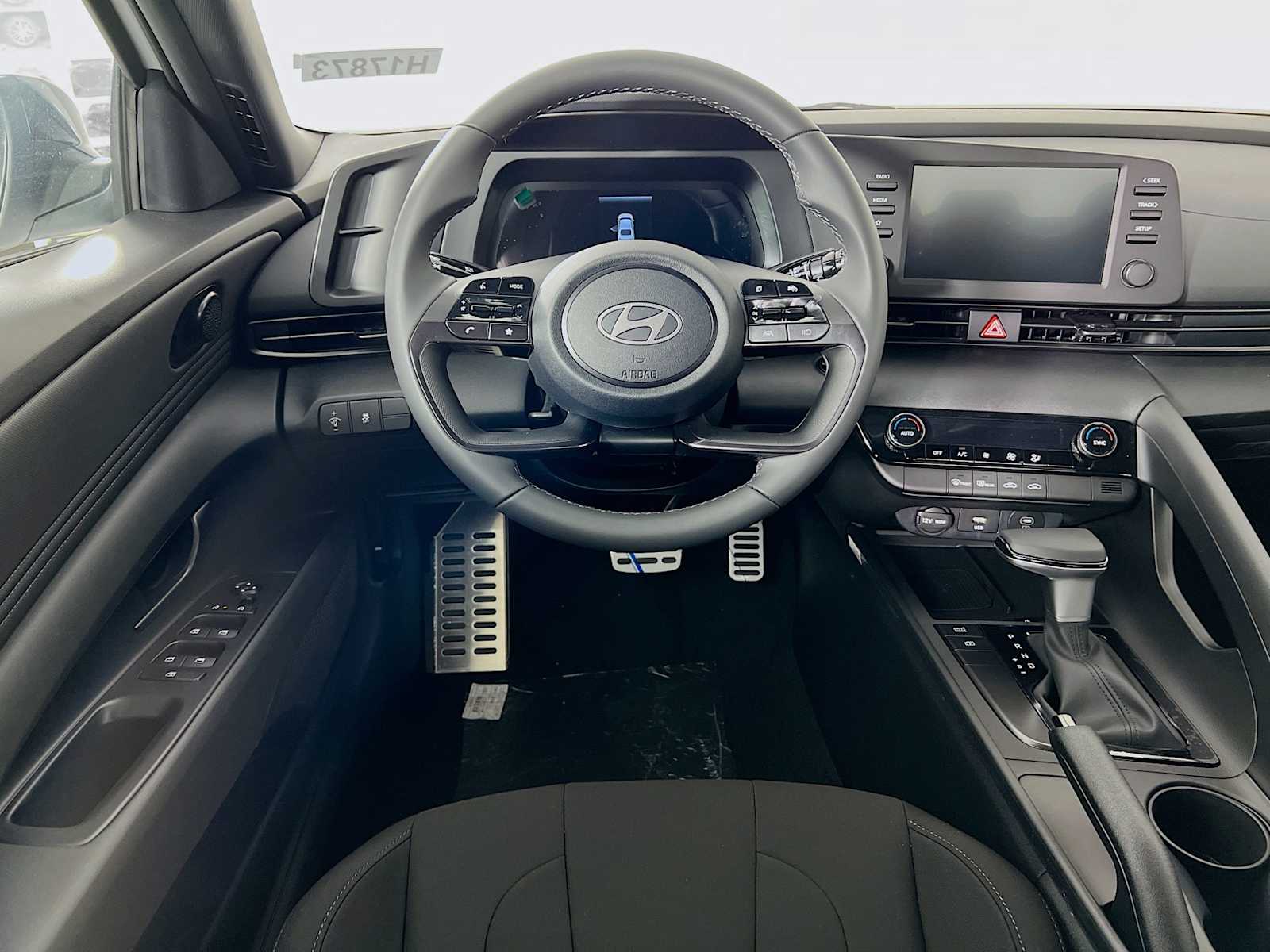 2025 Hyundai Elantra SEL Sport - Photo 14