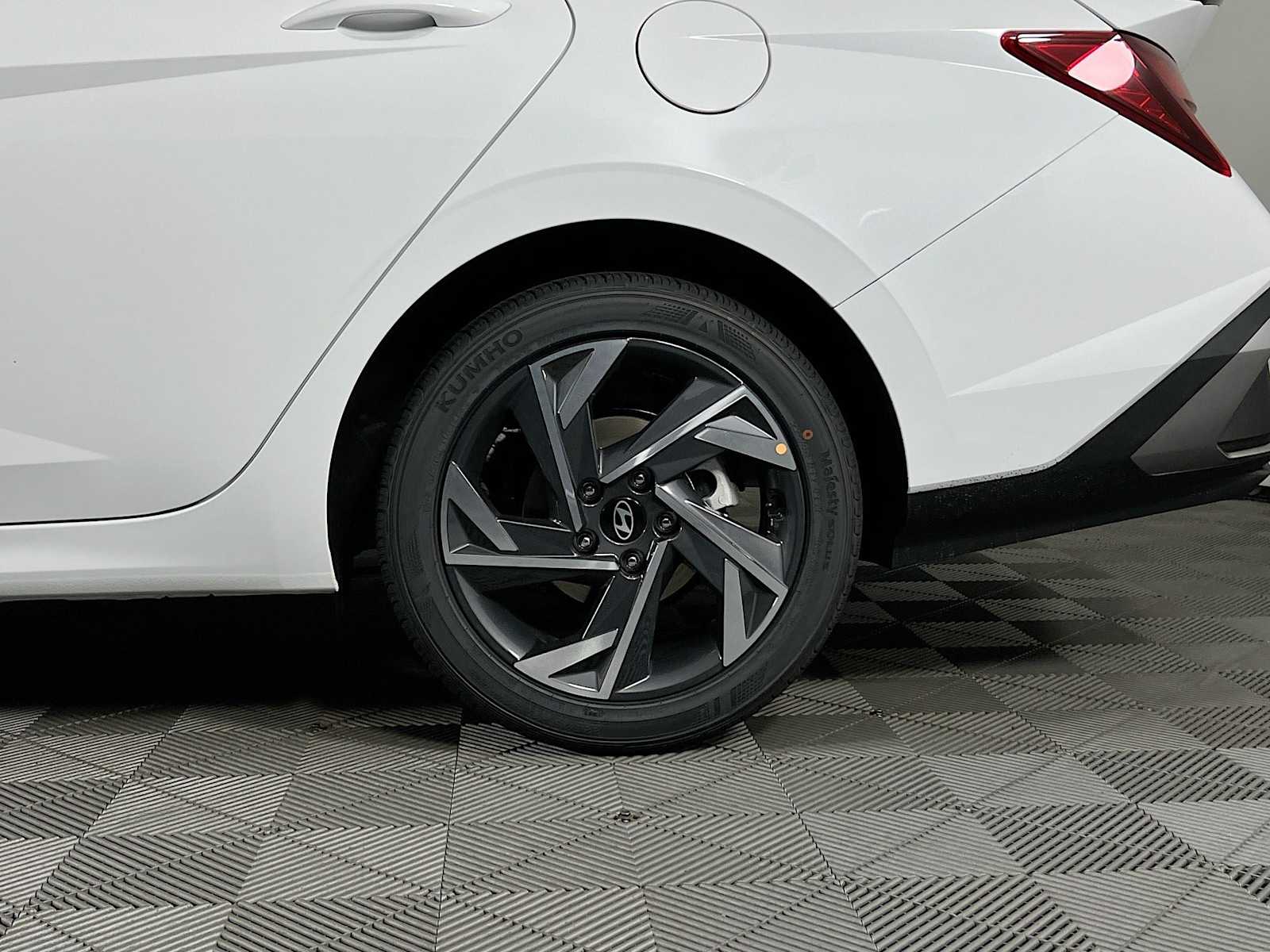 2025 Hyundai Elantra SEL Sport - Photo 18