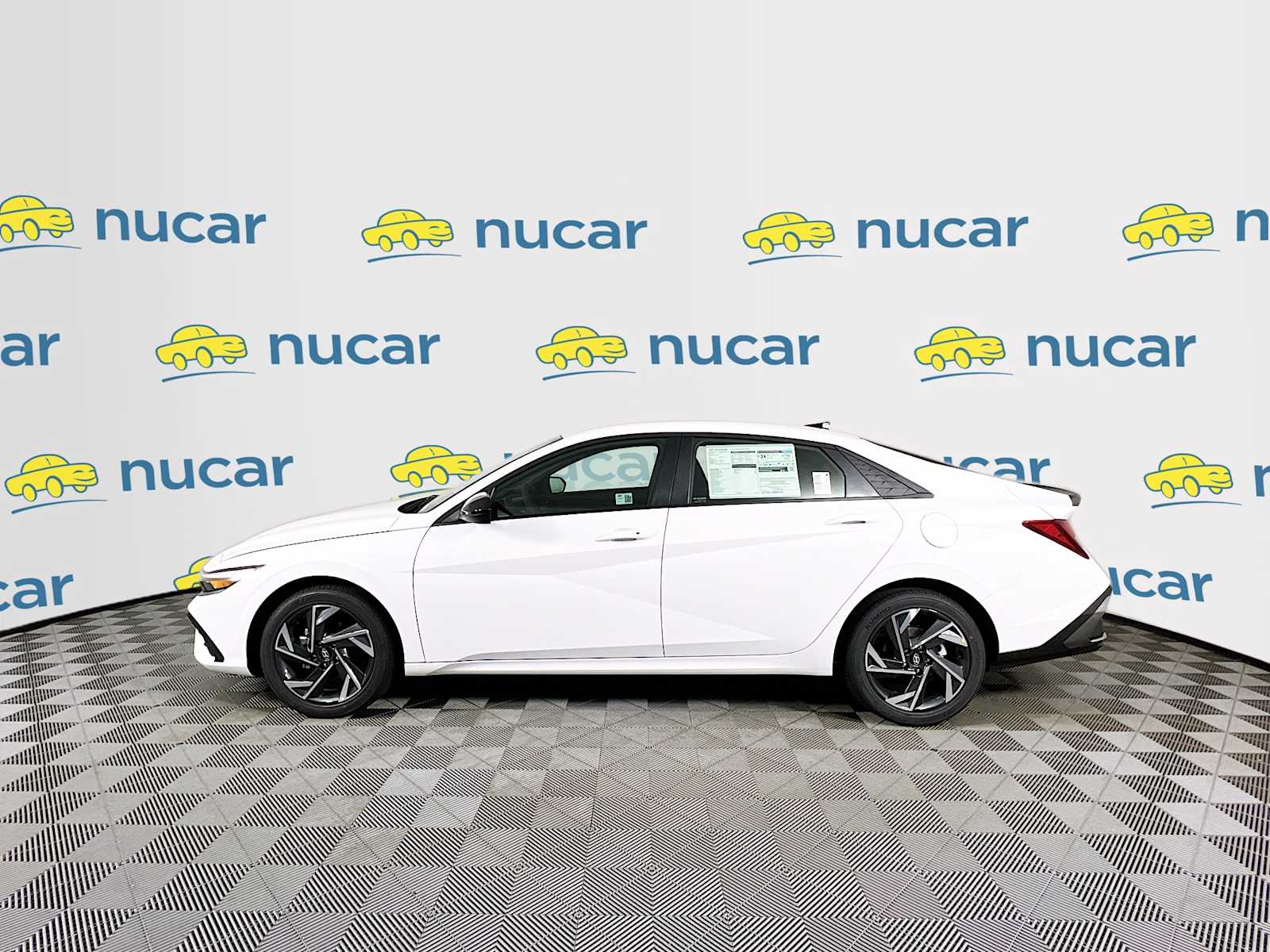 2025 Hyundai Elantra SEL Sport - Photo 3
