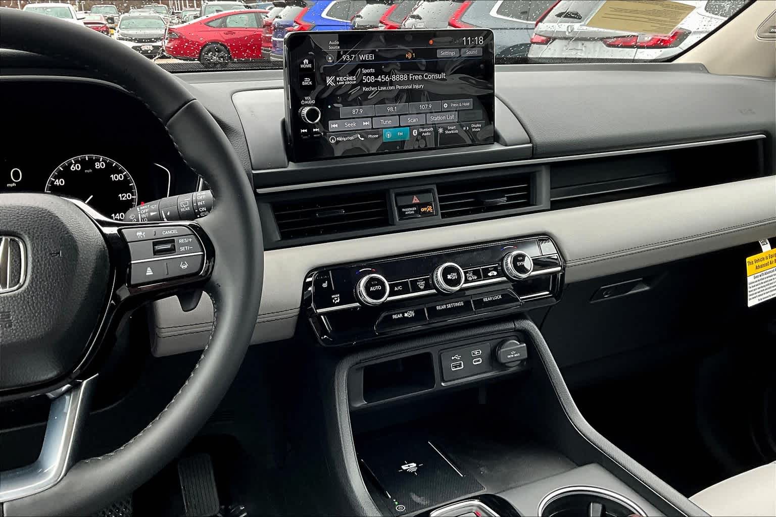 2025 Honda Pilot Touring - Photo 13