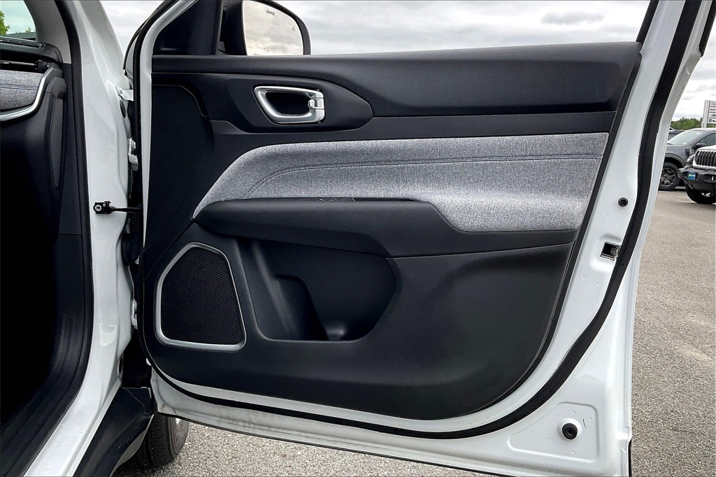 2022 Jeep Compass Latitude - Photo 11