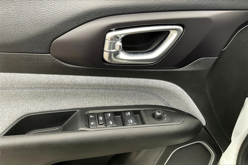 2022 Jeep Compass Latitude - Photo 37