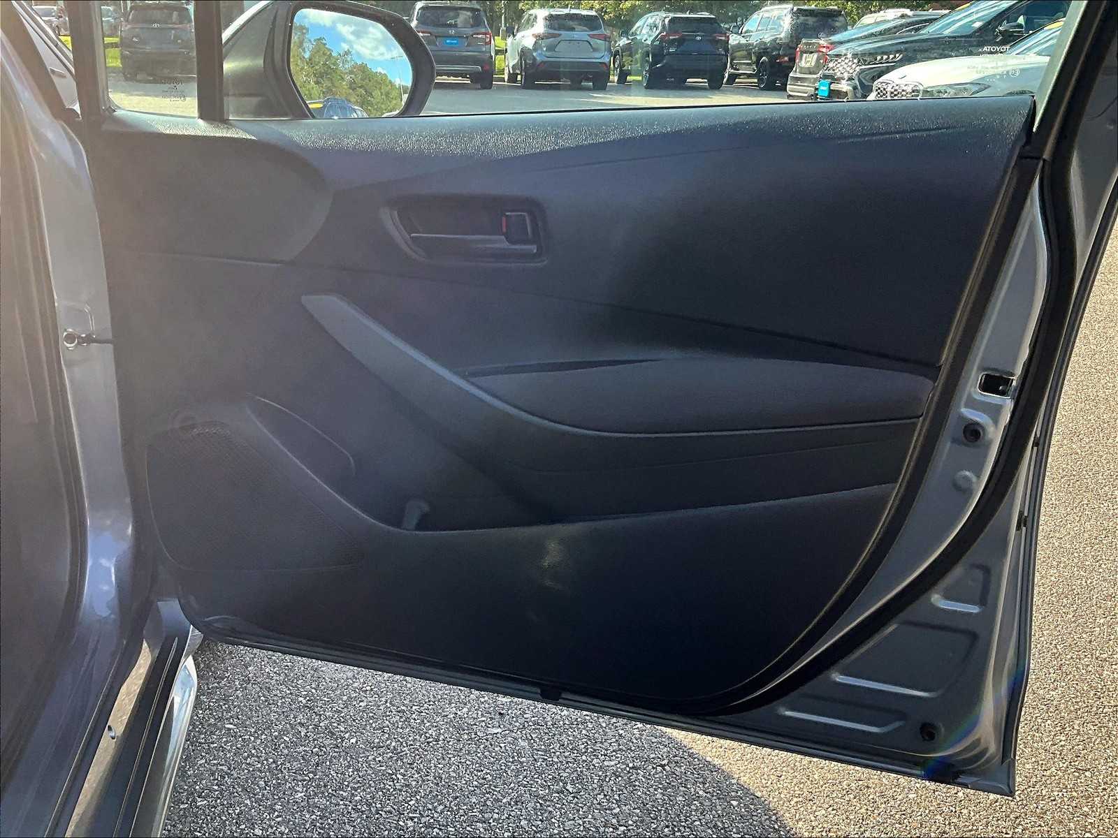 2022 Toyota Corolla LE - Photo 12
