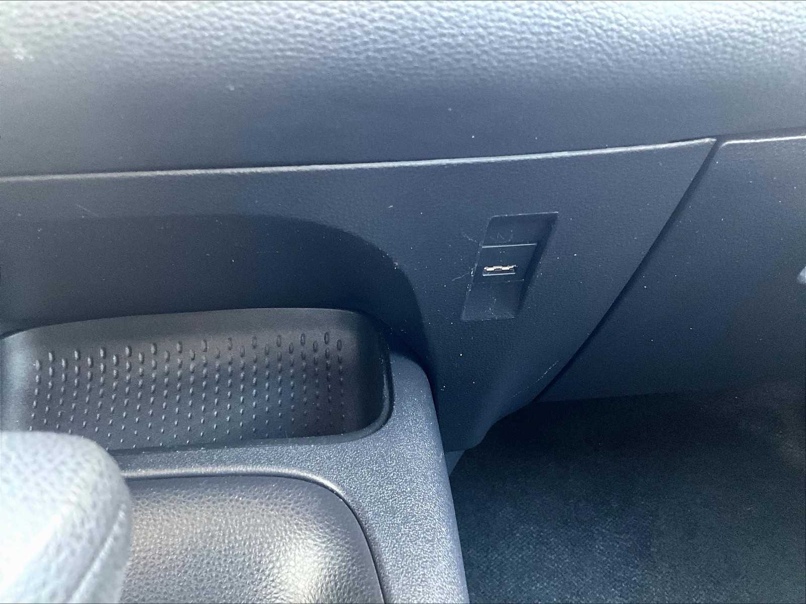 2022 Toyota Corolla LE - Photo 27
