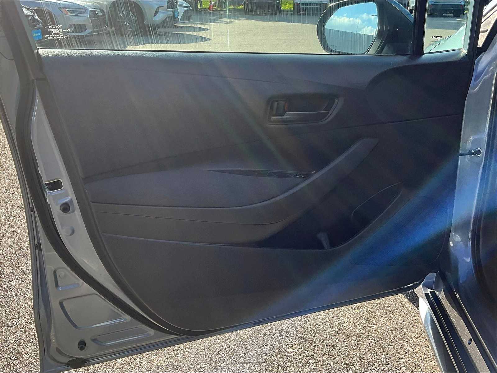 2022 Toyota Corolla LE - Photo 9