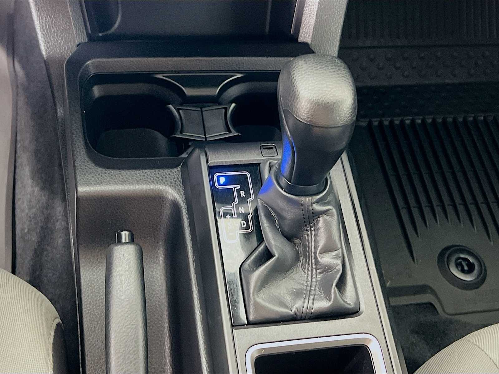 2022 Toyota Tacoma SR - Photo 15