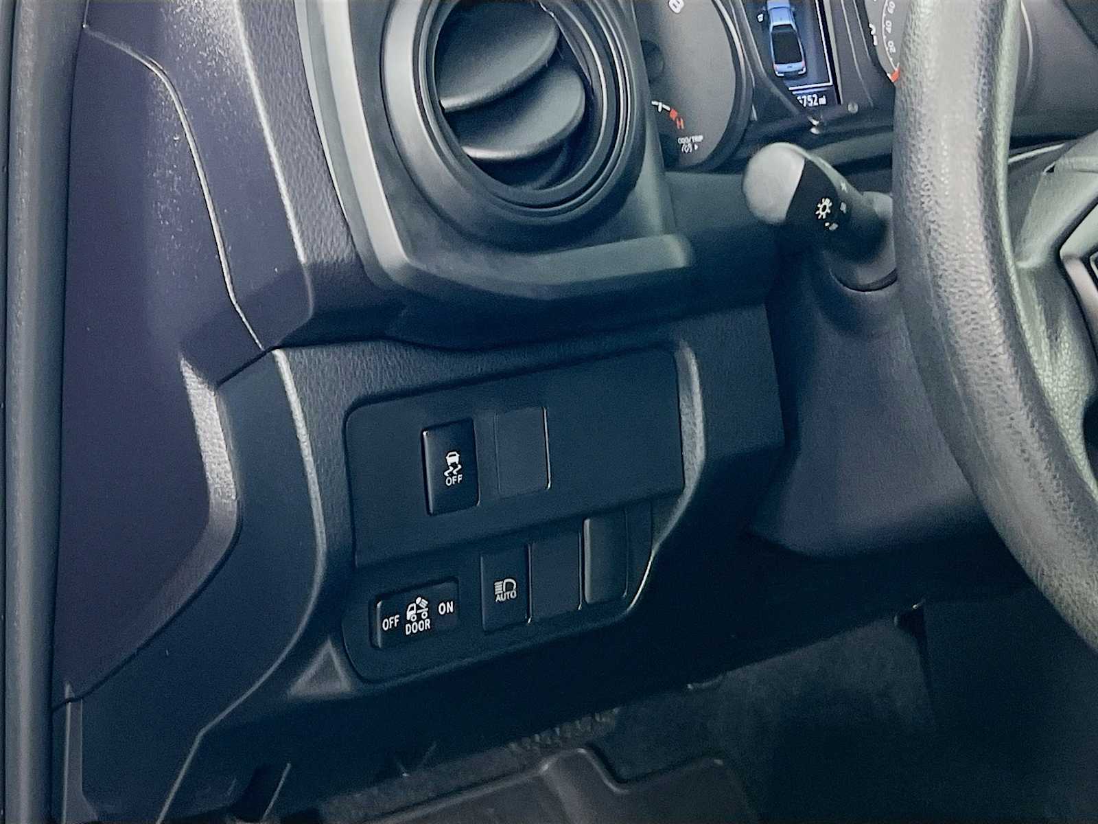 2022 Toyota Tacoma SR - Photo 10