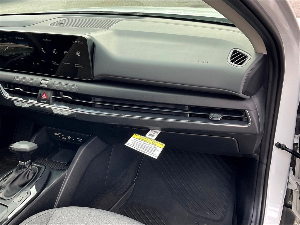 2025 Kia K4 EX - Photo 12