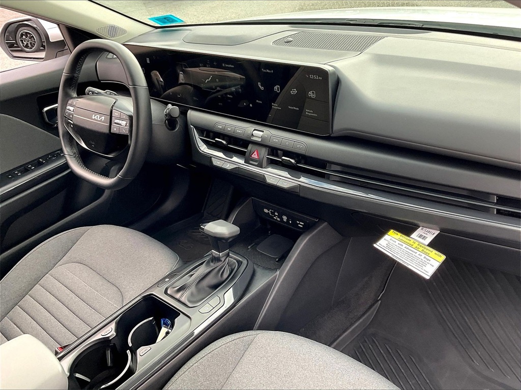 2025 Kia K4 EX - Photo 13