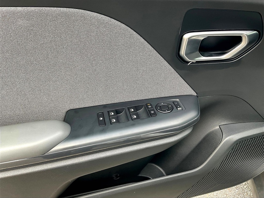 2025 Kia K4 EX - Photo 35