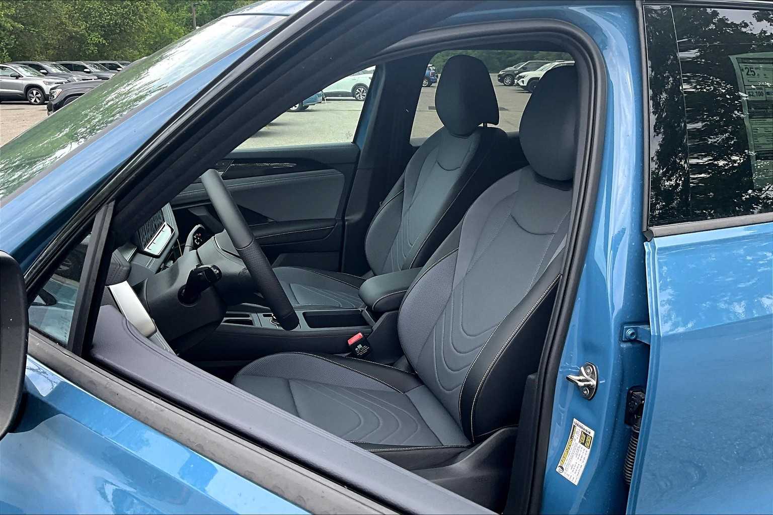 2025 Volkswagen Tiguan SE R-Line Black - Photo 11
