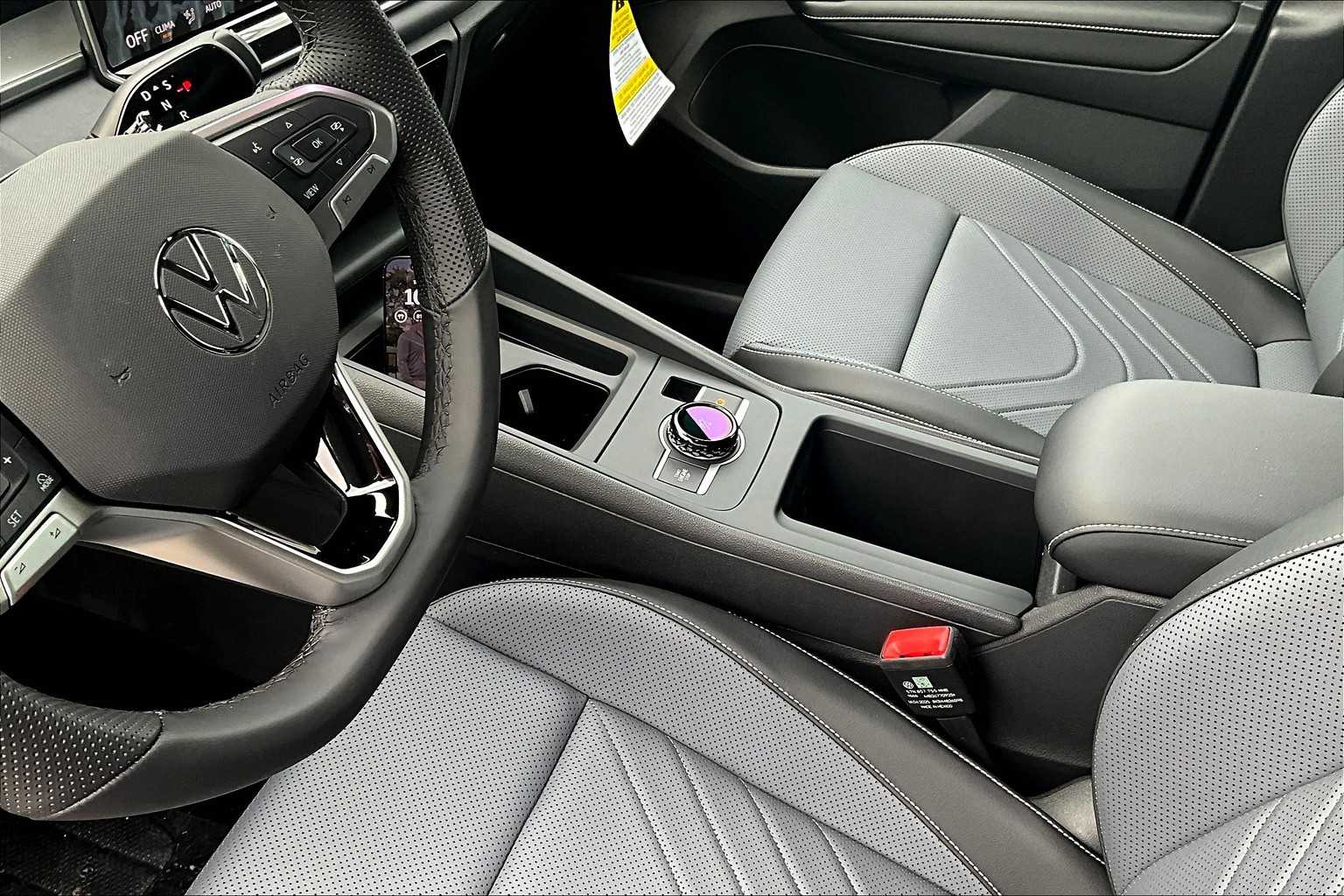 2025 Volkswagen Tiguan SE R-Line Black - Photo 14