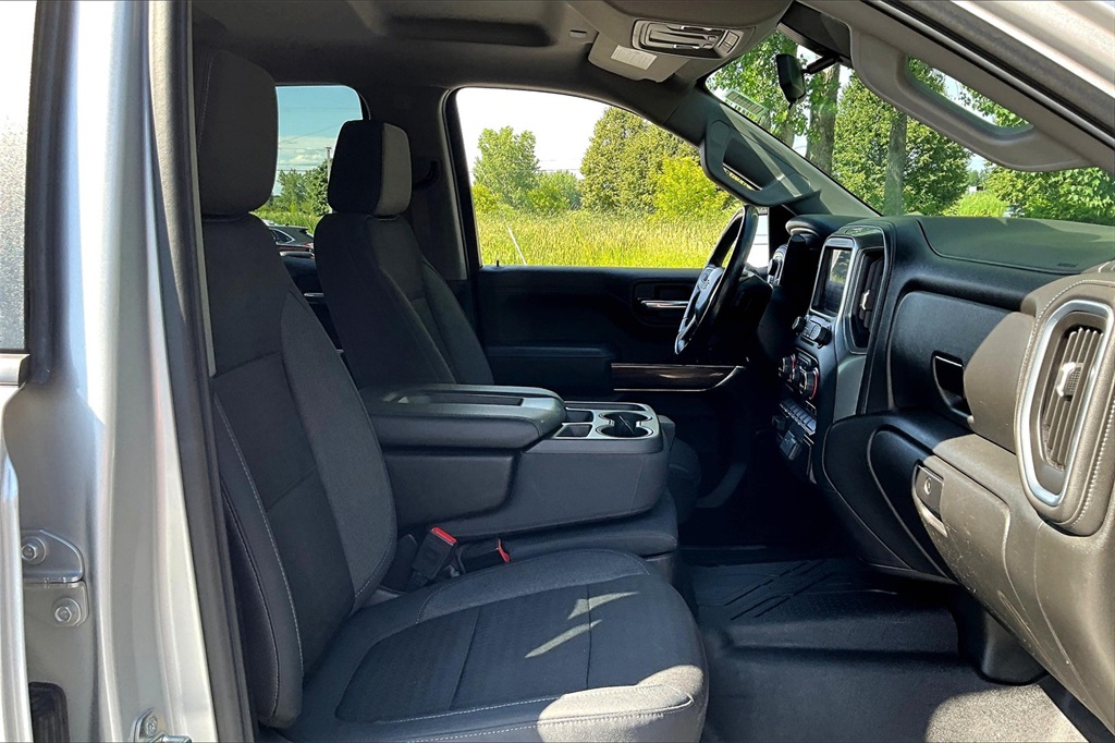 2019 Chevrolet Silverado 1500 RST - Photo 11