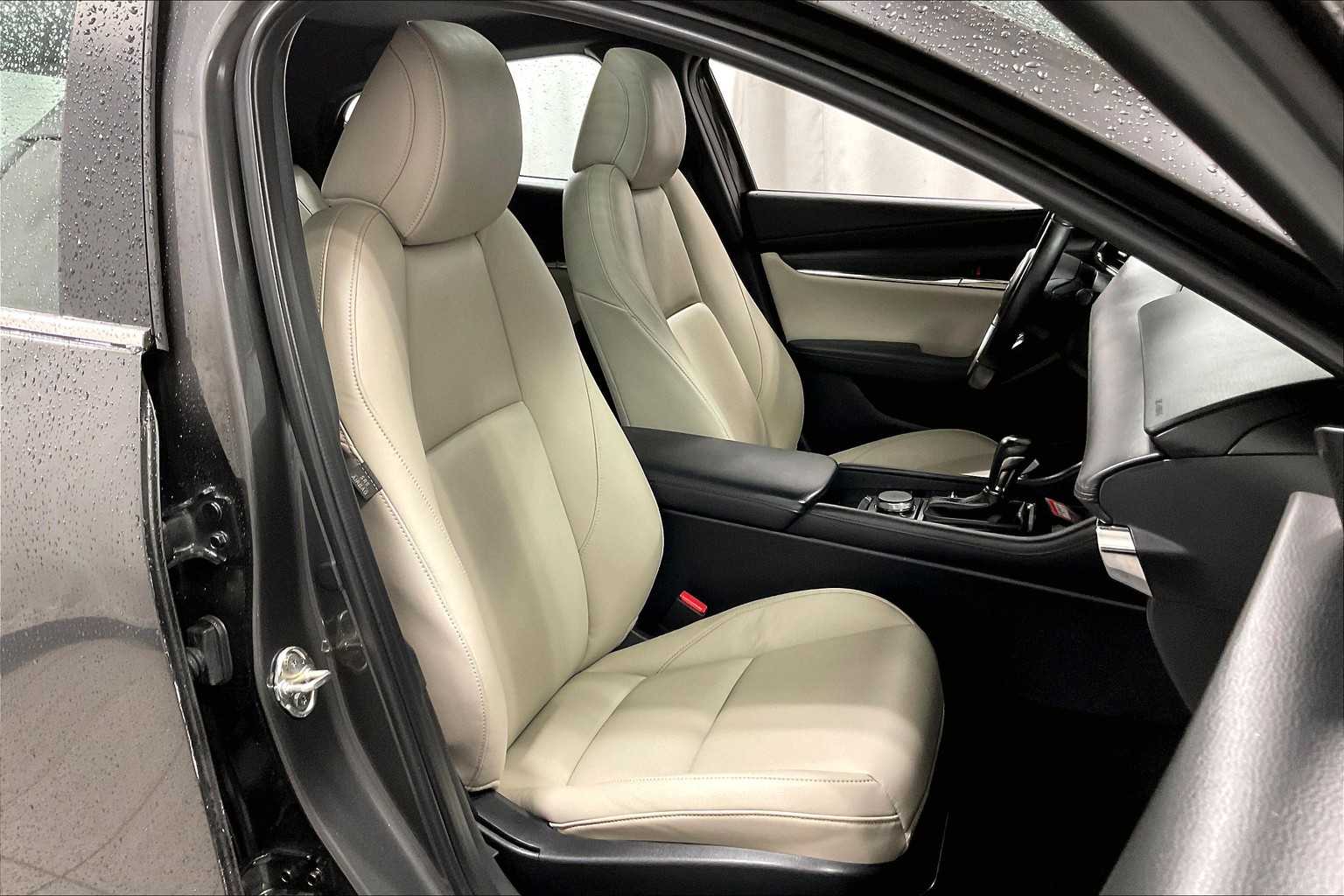 2022 Mazda Mazda3 Hatchback Preferred - Photo 11