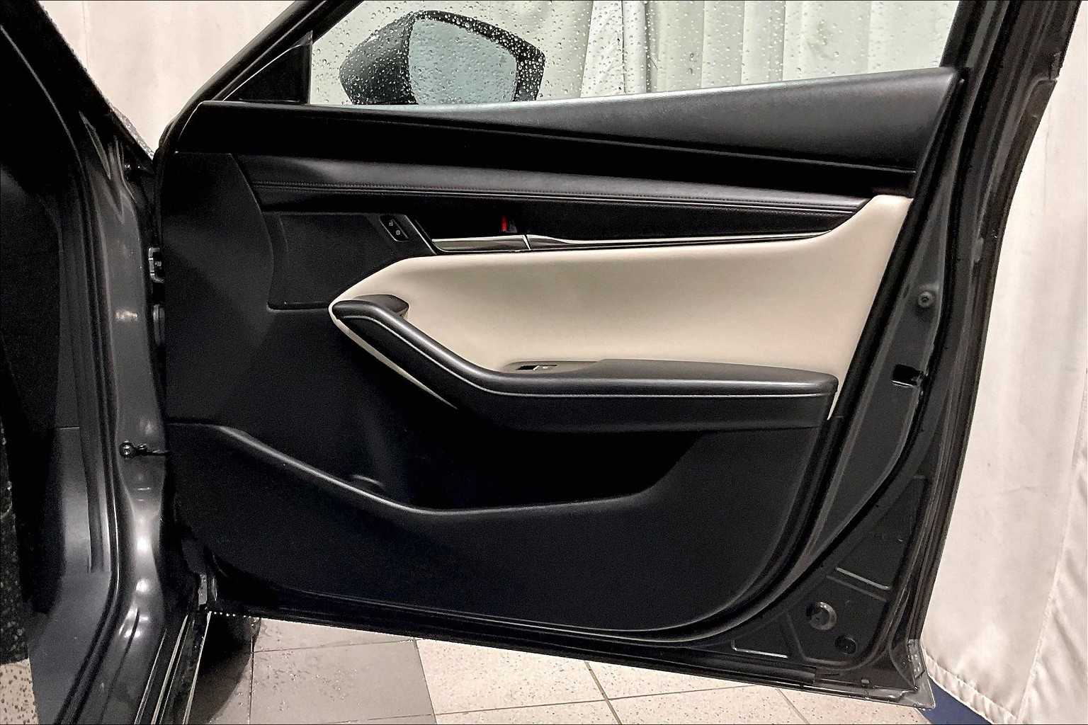 2022 Mazda Mazda3 Hatchback Preferred - Photo 12