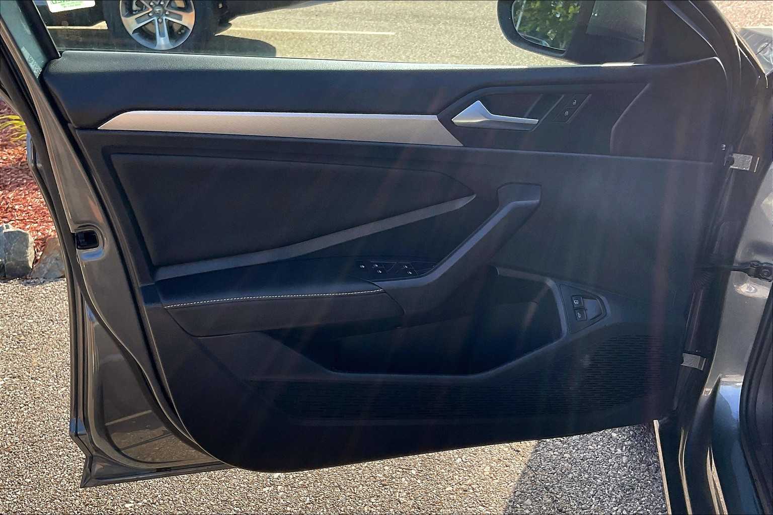 2023 Volkswagen Jetta S - Photo 17