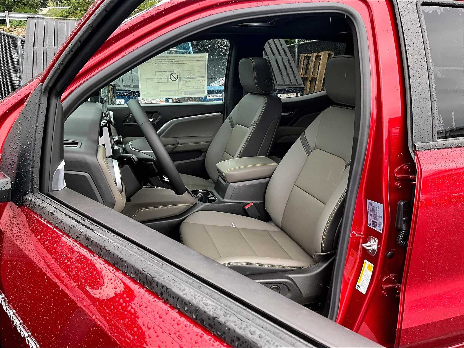 2025 Chevrolet Colorado 4WD ZR2 - Photo 11