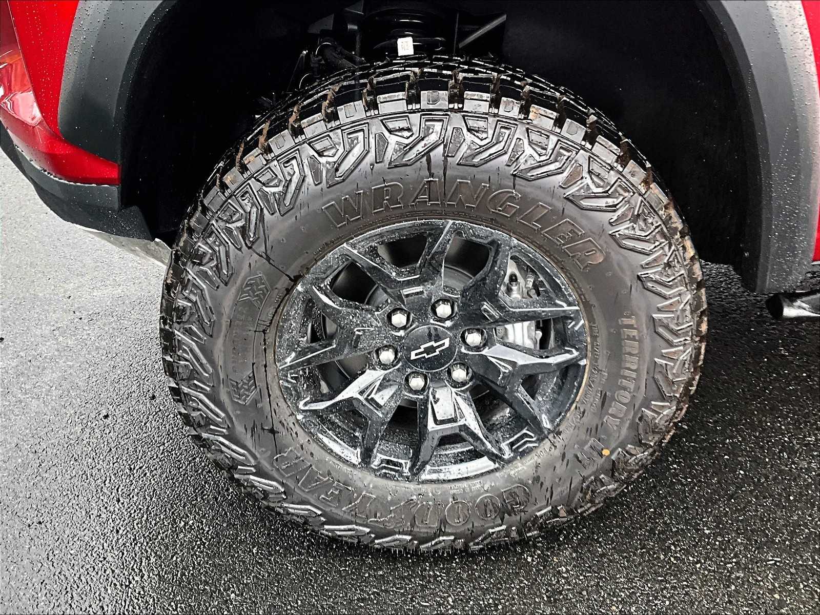 2025 Chevrolet Colorado 4WD ZR2 - Photo 8