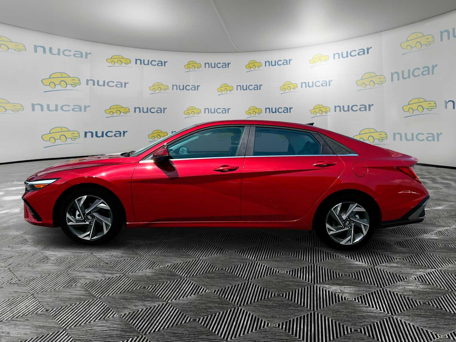 2025 Hyundai Elantra Limited - Photo 4