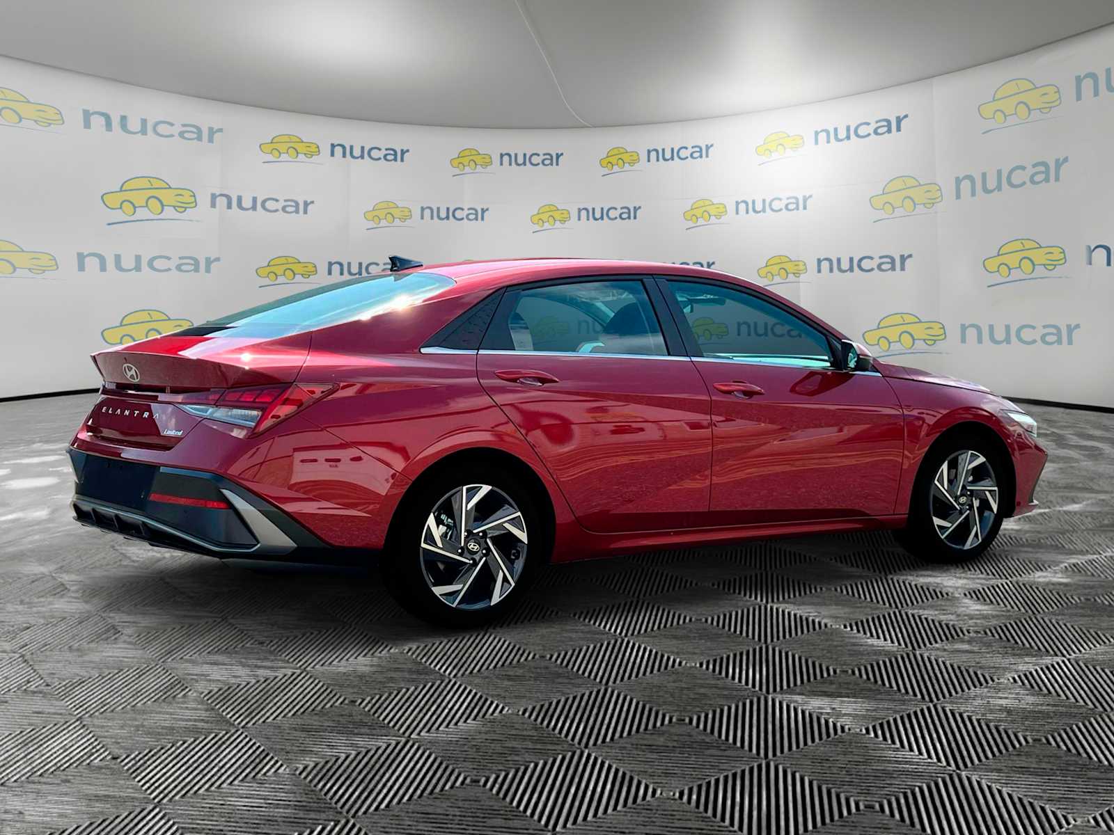 2025 Hyundai Elantra Limited - Photo 9