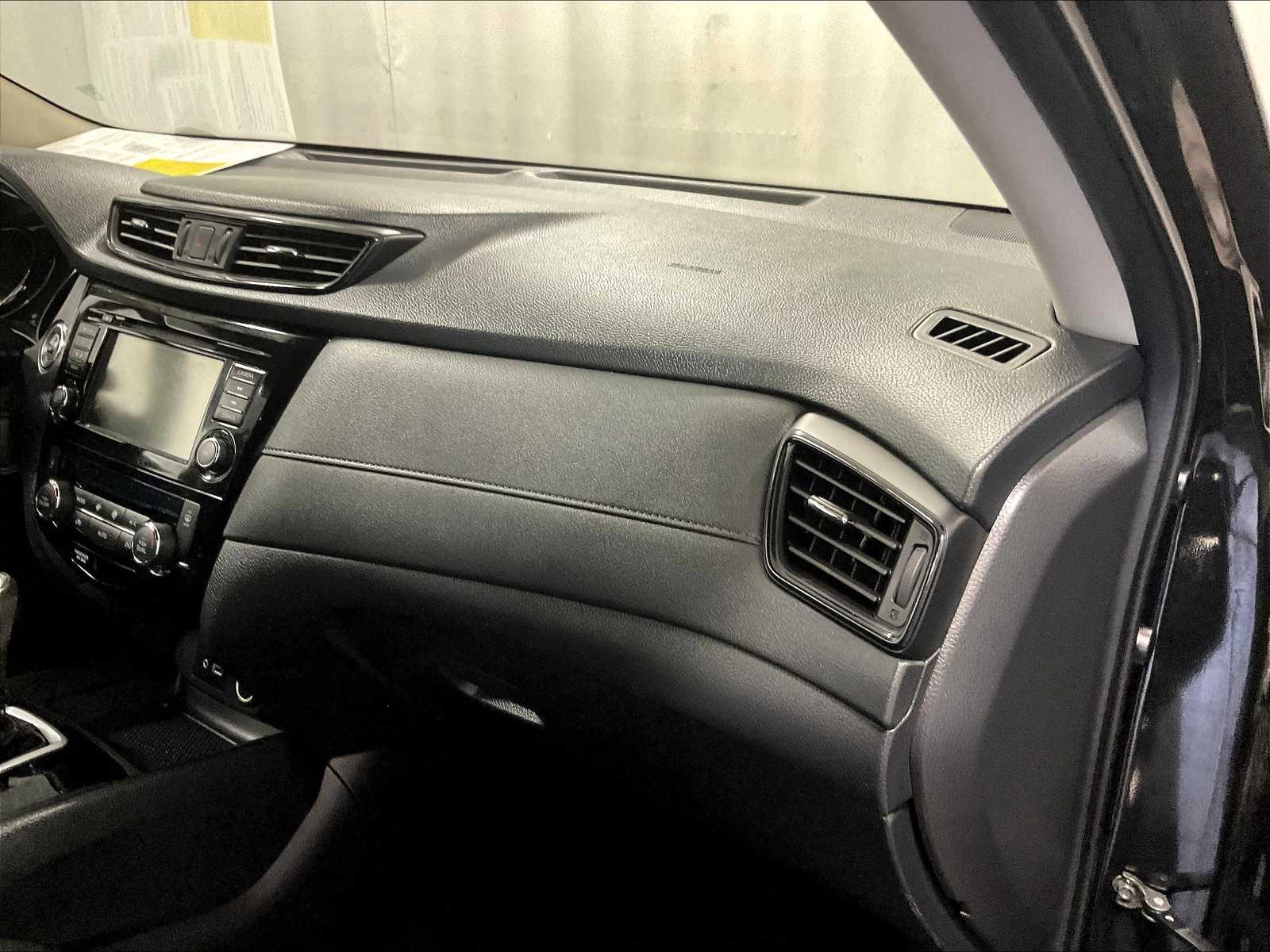 2019 Nissan Rogue SV - Photo 13
