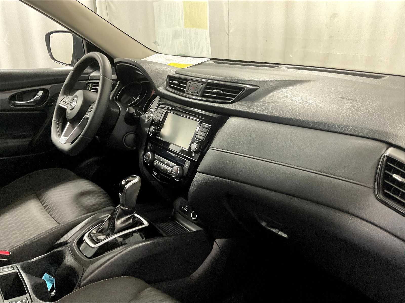 2019 Nissan Rogue SV - Photo 14
