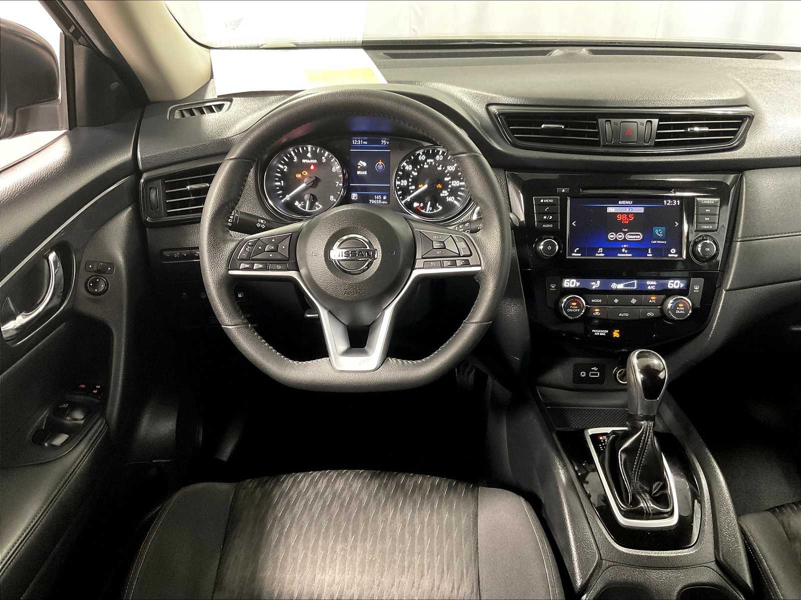 2019 Nissan Rogue SV - Photo 17