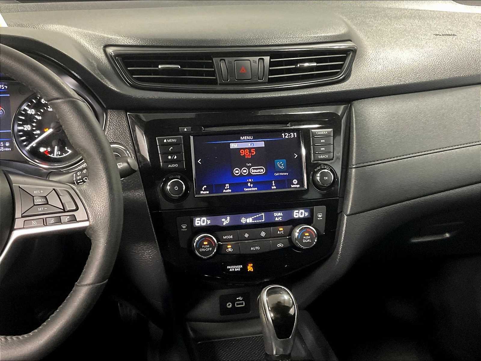 2019 Nissan Rogue SV - Photo 18