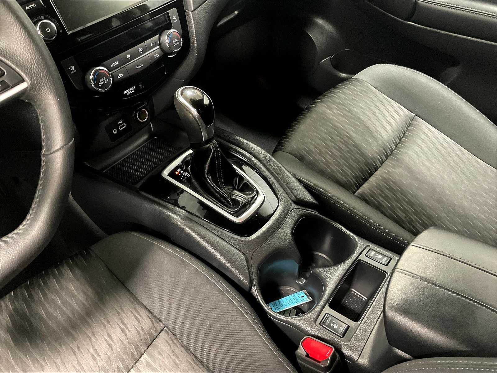 2019 Nissan Rogue SV - Photo 20