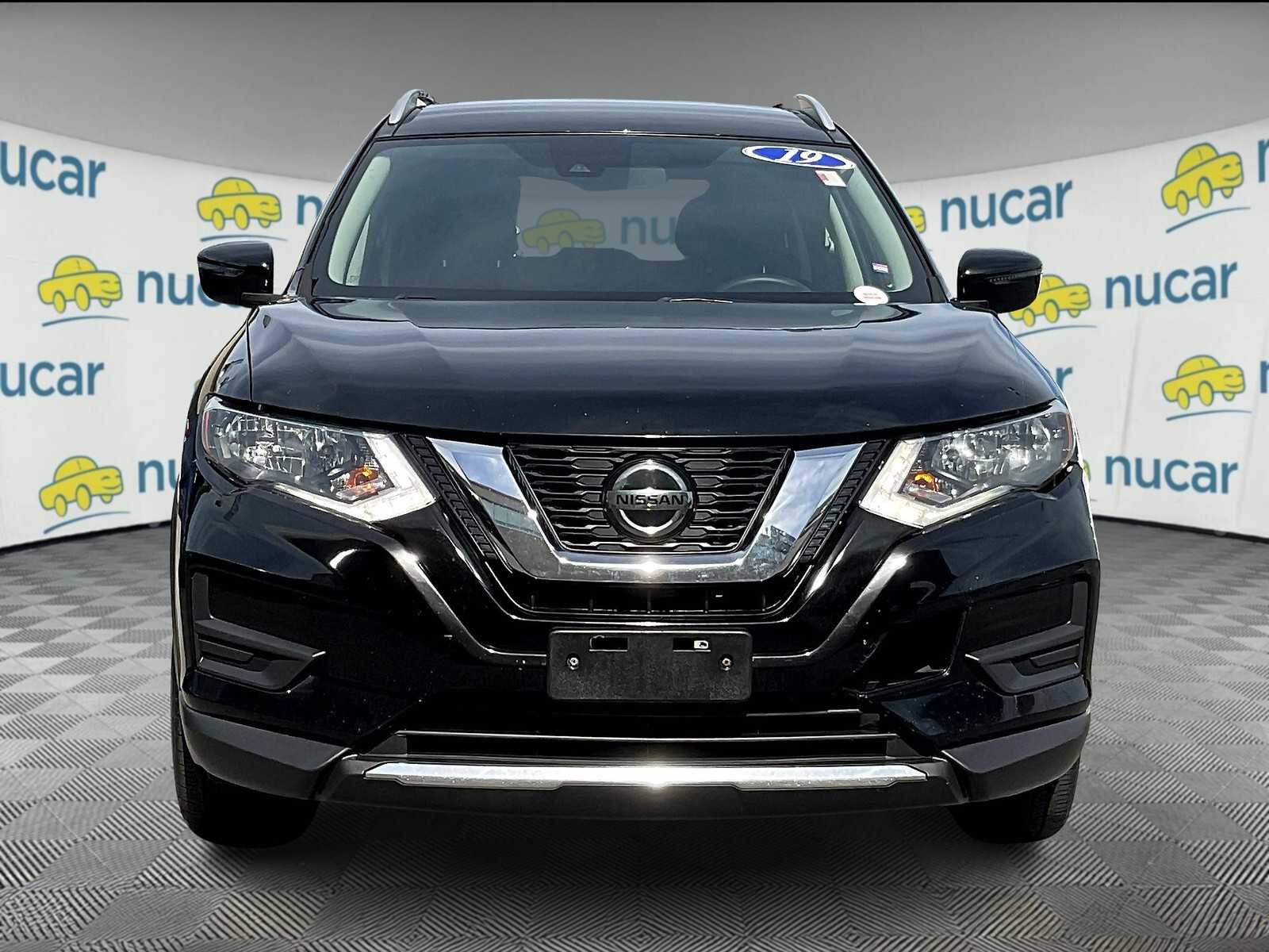 2019 Nissan Rogue SV - Photo 2