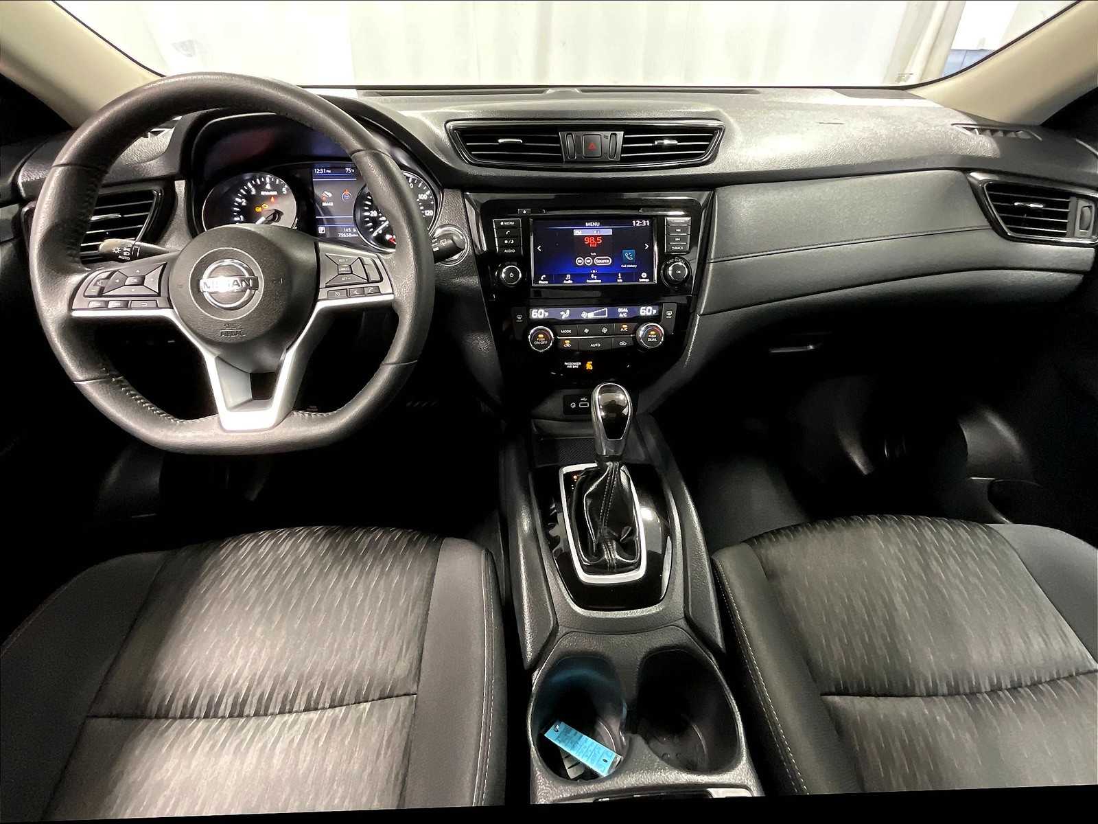 2019 Nissan Rogue SV - Photo 21