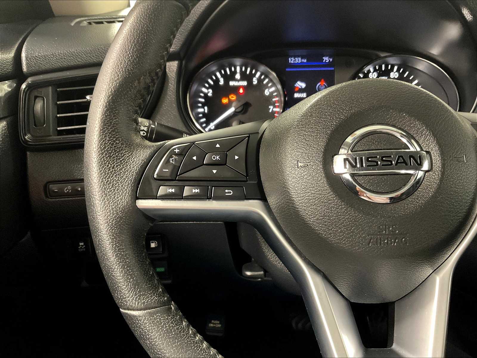 2019 Nissan Rogue SV - Photo 22