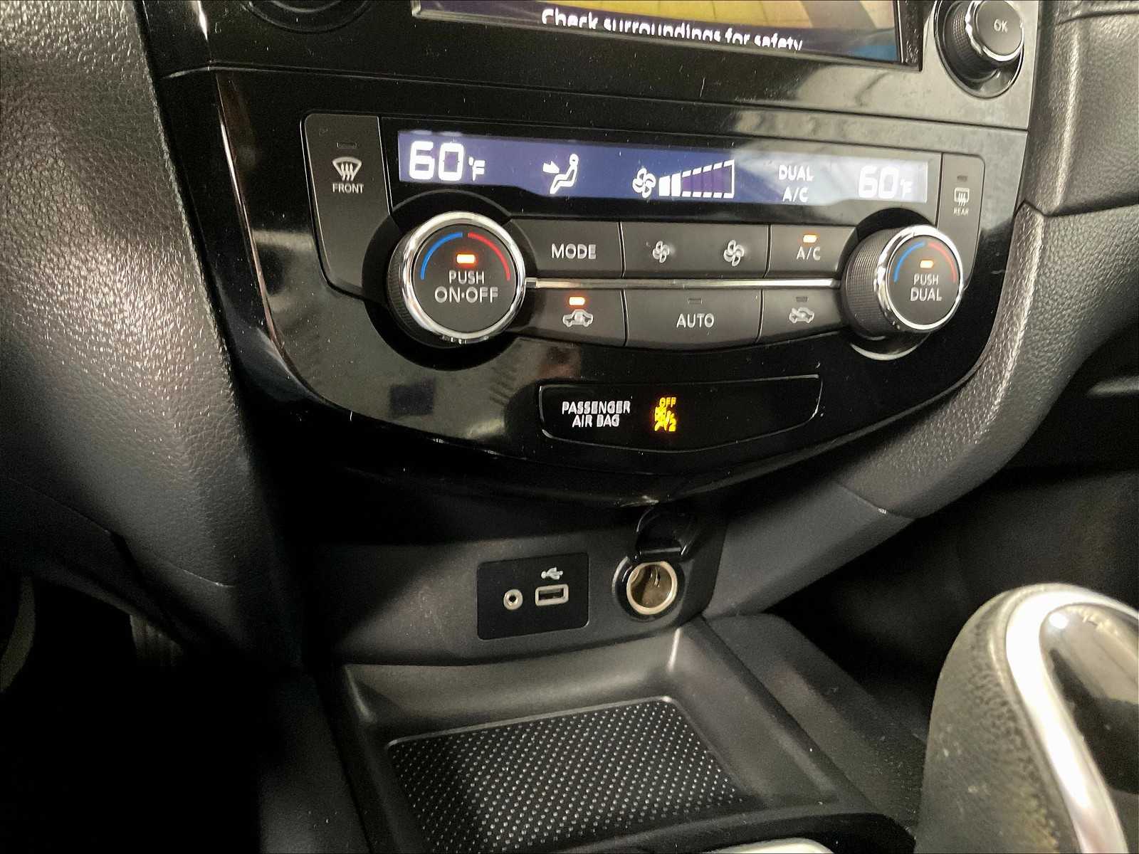 2019 Nissan Rogue SV - Photo 25