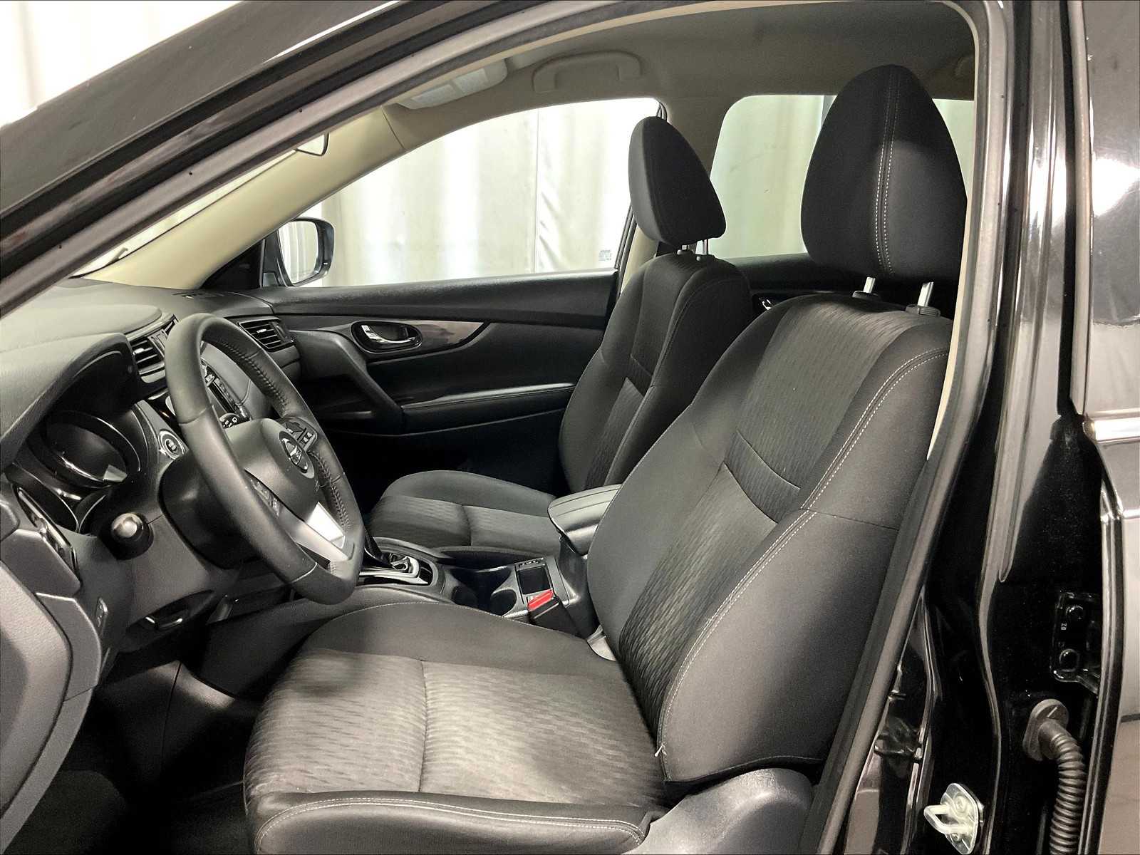 2019 Nissan Rogue SV - Photo 10