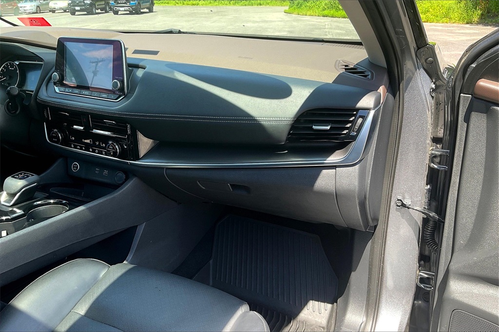 2021 Nissan Rogue SV - Photo 13